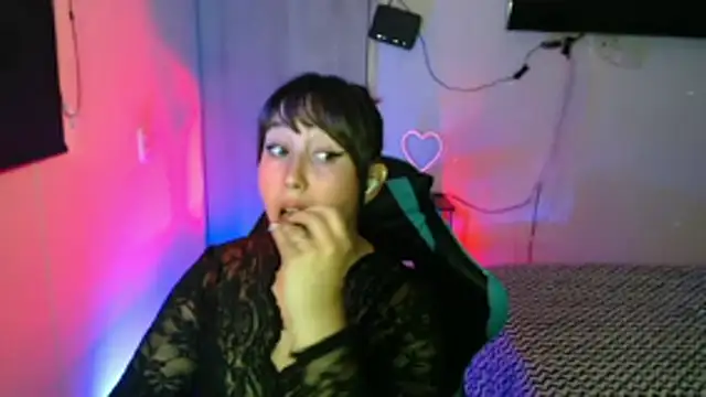 Skarlet Adams28 online show from 04-09-26, 09:21