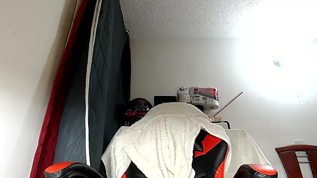 EmmyHorny  online show from 05-21-26, 02:53