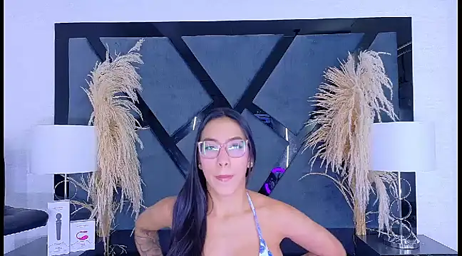 Snapshot of KylieWhite chatting on 03-11-25, 02:18 KylieWhite online show from 03-11-25, 02:18