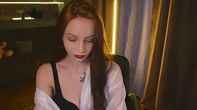 wowmolly online show from 11-17-25, 01:04