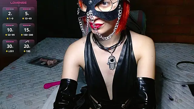 Snapshot of Persefonefire chatting on 03-17-25, 10:40 Persefonefire online show from 03-17-25, 10:40