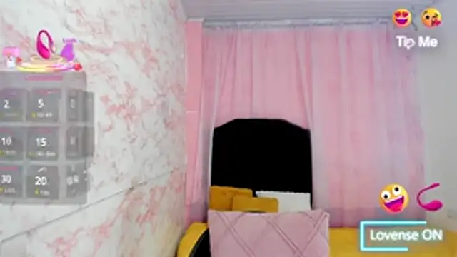 Snapshot of Brunette_sasha chatting on 11-22-25, 12:15 Brunette sasha online show from 11-22-25, 12:15