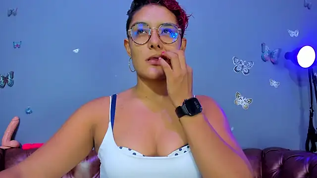 Snapshot of Kaira_mosse chatting on 06-12-26, 03:10 Kaira mosse online show from 06-12-26, 03:10