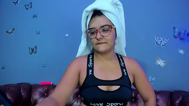 Snapshot of Kaira_mosse chatting on 06-10-26, 11:44 Kaira mosse online show from 06-10-26, 11:44