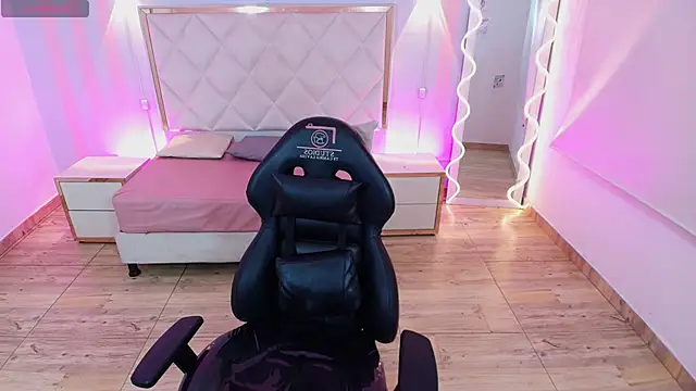 Brendda tay online show from 11-28-25, 02:56