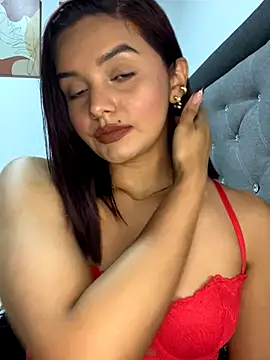 Melanyprada online show from 11-28-25, 04:23