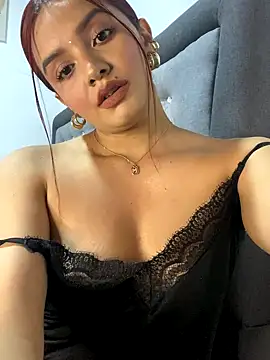 Snapshot of Melanyprada chatting on 10-13-25, 01:51 Melanyprada online show from 10-13-25, 01:51