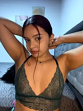 Melanyprada online show from 12-14-25, 09:26