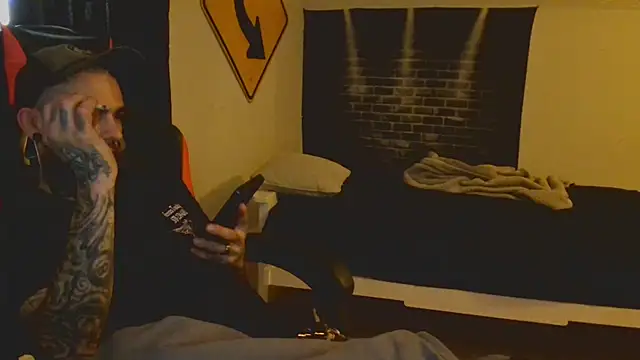 XMeF10 online show from 03-13-25, 06:12