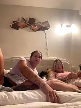 Sexyyduoxx online show from 09-18-25, 06:33