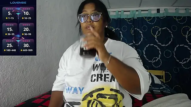 Snapshot of miajoseph_ chatting on 05-05-26, 03:09 miajoseph online show from 05-05-26, 03:09