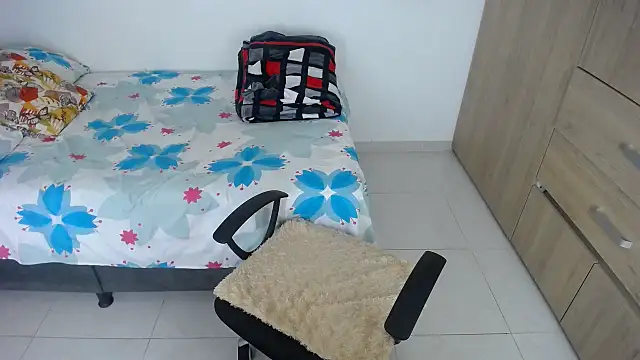 Snapshot of miajoseph_ chatting on 09-30-25, 04:29 miajoseph online show from 09-30-25, 04:29