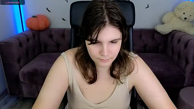 Ruyjin Choi online show from 10-29-25, 03:33