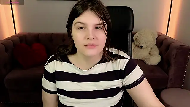 Ruyjin Choi online show from 02-08-26, 10:57