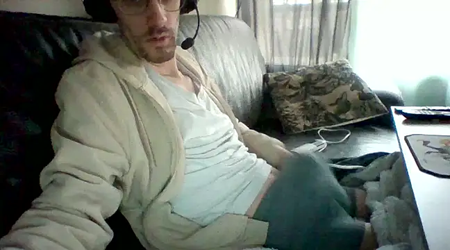 Snapshot of passif520 chatting on 03-10-25, 09:56 passif520 online show from 03-10-25, 09:56