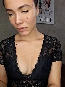 HelenHoltz online show from 10-04-25, 03:24