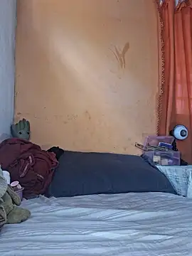 HelenHoltz online show from 04-15-26, 03:38