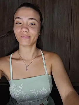 HelenHoltz online show from 12-17-25, 02:22