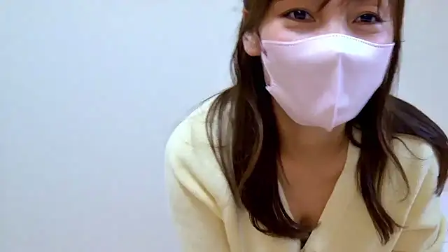 Snapshot of caro-caro chatting on 10-05-25, 04:36 caro-caro online show from 10-05-25, 04:36