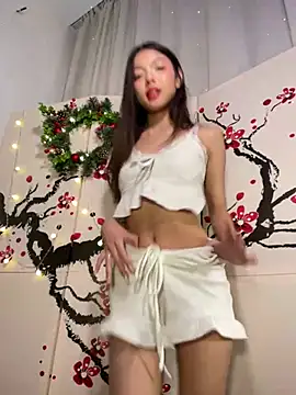 DesiredHoney online show from 12-29-24, 06:27