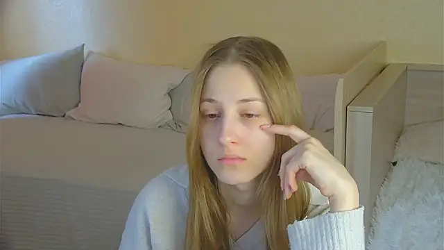 Snapshot of BritneyCruze chatting on 02-17-26, 08:44 BritneyCruze online show from 02-17-26, 08:44