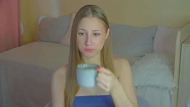 BritneyCruze online show from 11-28-25, 09:09