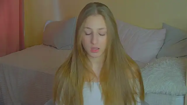 BritneyCruze online show from 11-13-25, 09:24