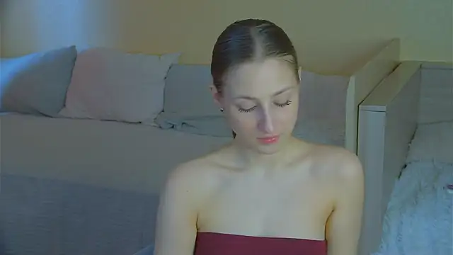 Snapshot of BritneyCruze chatting on 02-14-26, 09:53 BritneyCruze online show from 02-14-26, 09:53