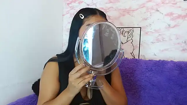 anahi  s online show from 11-29-25, 06:52