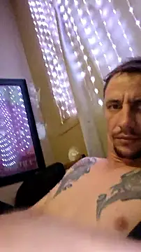 Snapshot of Highfrog1 chatting on 09-10-25, 03:33 Highfrog1 online show from 09-10-25, 03:33