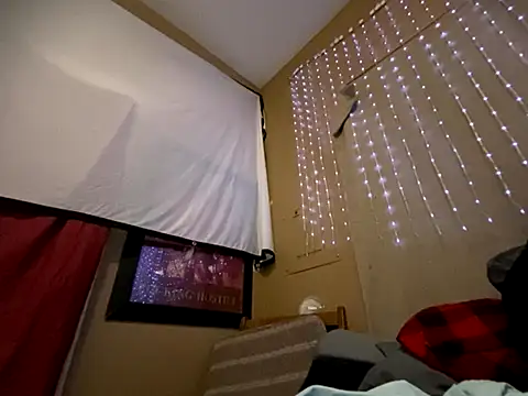 Snapshot of Highfrog1 chatting on 10-21-25, 07:19 Highfrog1 online show from 10-21-25, 07:19