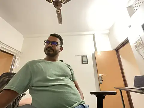 Snapshot of real_meet_girl_finding_in chatting on 12-05-24, 08:49 real meet girl finding in online show from 12-05-24, 08:49