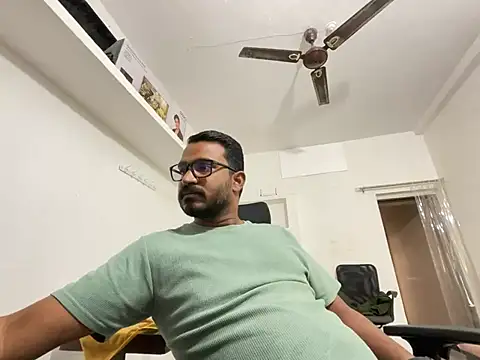 Snapshot of real_meet_girl_finding_in chatting on 12-13-24, 10:41 real meet girl finding in online show from 12-13-24, 10:41