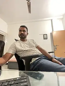 Snapshot of real_meet_girl_finding_in chatting on 12-10-24, 11:32 real meet girl finding in online show from 12-10-24, 11:32