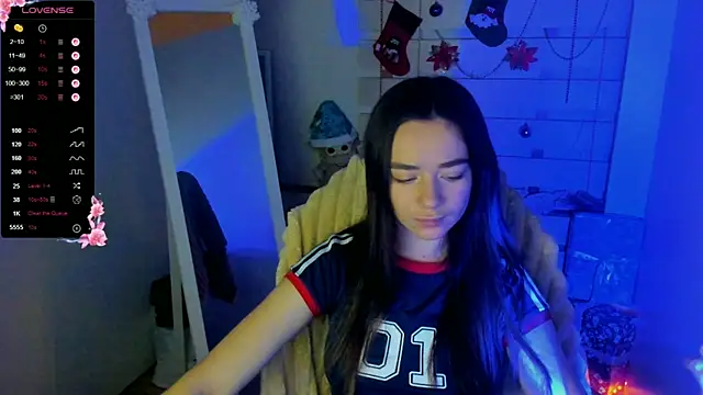 Bella XO online show from 12-20-25, 07:44