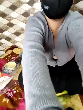 pihu32824 online show from 12-20-25, 08:12