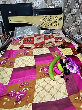 pihu32824 online show from 10-01-25, 07:29