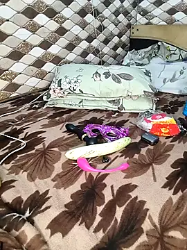 pihu32824 online show from 10-13-25, 07:15