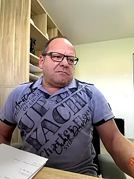 coupleLatinaLovers online show from 10-21-25, 10:25