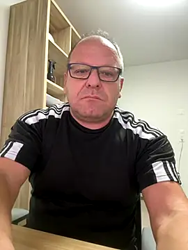 coupleLatinaLovers online show from 10-06-25, 04:57