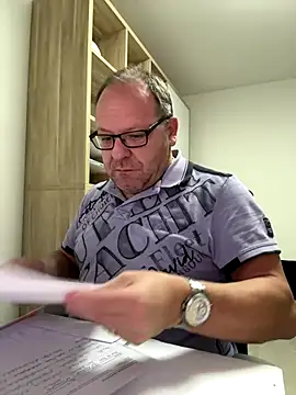 coupleLatinaLovers online show from 11-12-25, 06:17