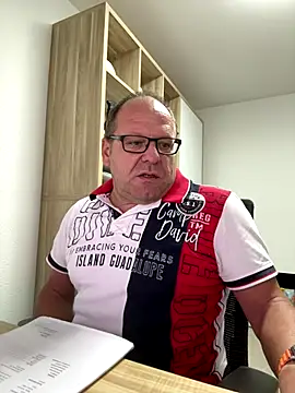 coupleLatinaLovers online show from 09-25-25, 05:46