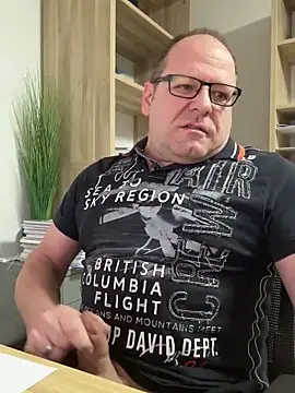 coupleLatinaLovers online show from 02-21-25, 05:46