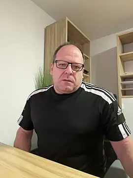 coupleLatinaLovers online show from 02-10-25, 06:09