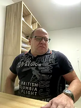 coupleLatinaLovers online show from 11-28-25, 06:57