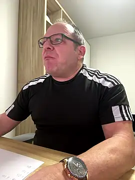 coupleLatinaLovers online show from 01-06-26, 06:28