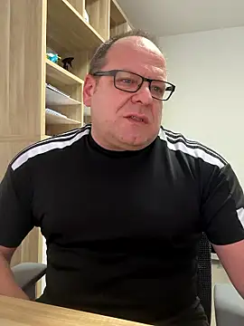 coupleLatinaLovers online show from 01-14-26, 08:29