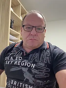 coupleLatinaLovers online show from 10-30-25, 06:01