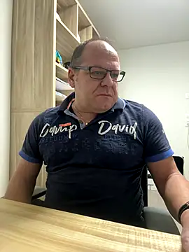 coupleLatinaLovers online show from 12-22-25, 07:08