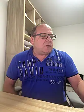 coupleLatinaLovers online show from 04-16-26, 05:08
